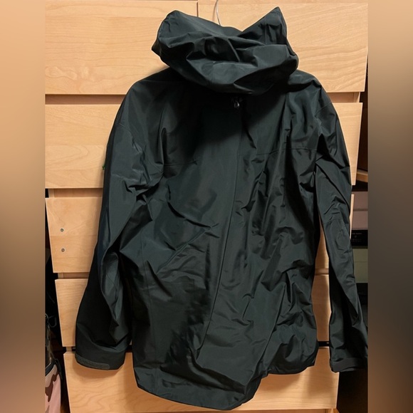 Arc’teryx Alpha SV Jacket Men’s (size: Large) - Picture 2 of 12